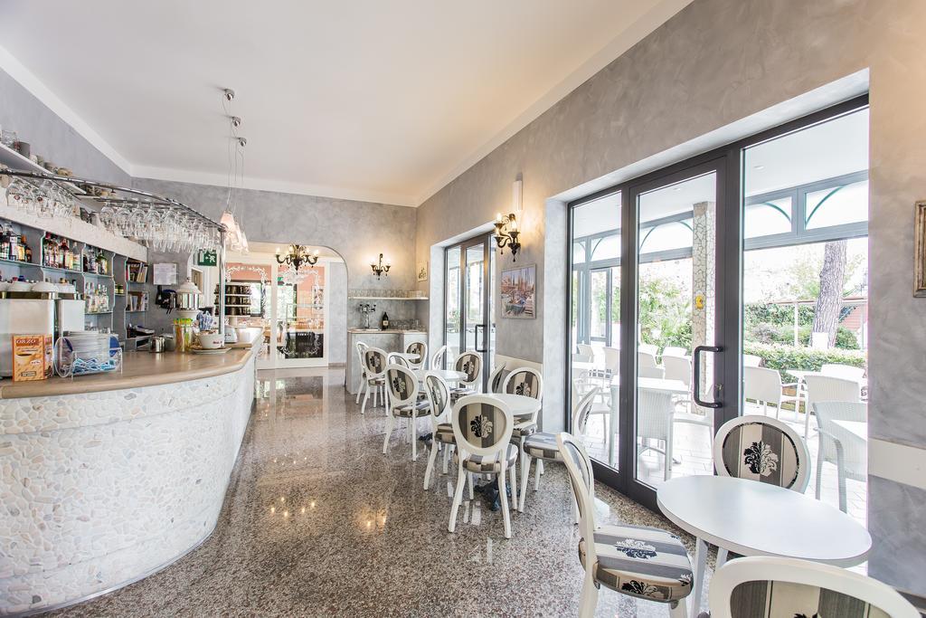Hotel Giamaika Cesenatico Luaran gambar