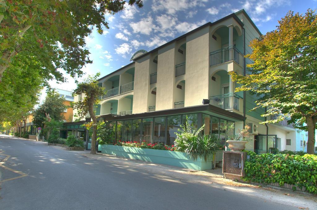Hotel Giamaika Cesenatico Luaran gambar