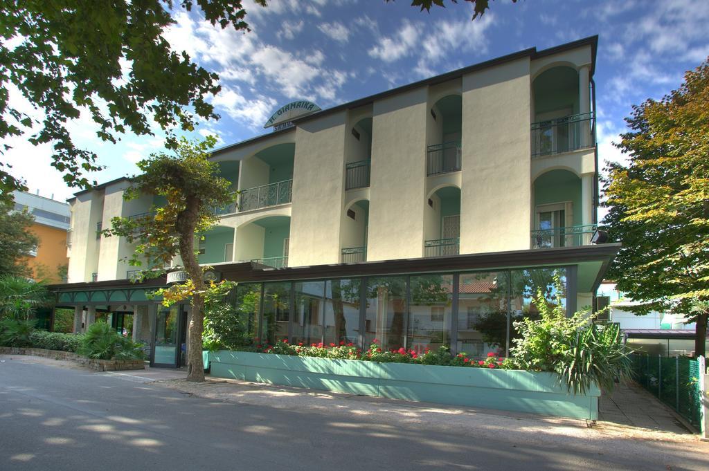 Hotel Giamaika Cesenatico Luaran gambar