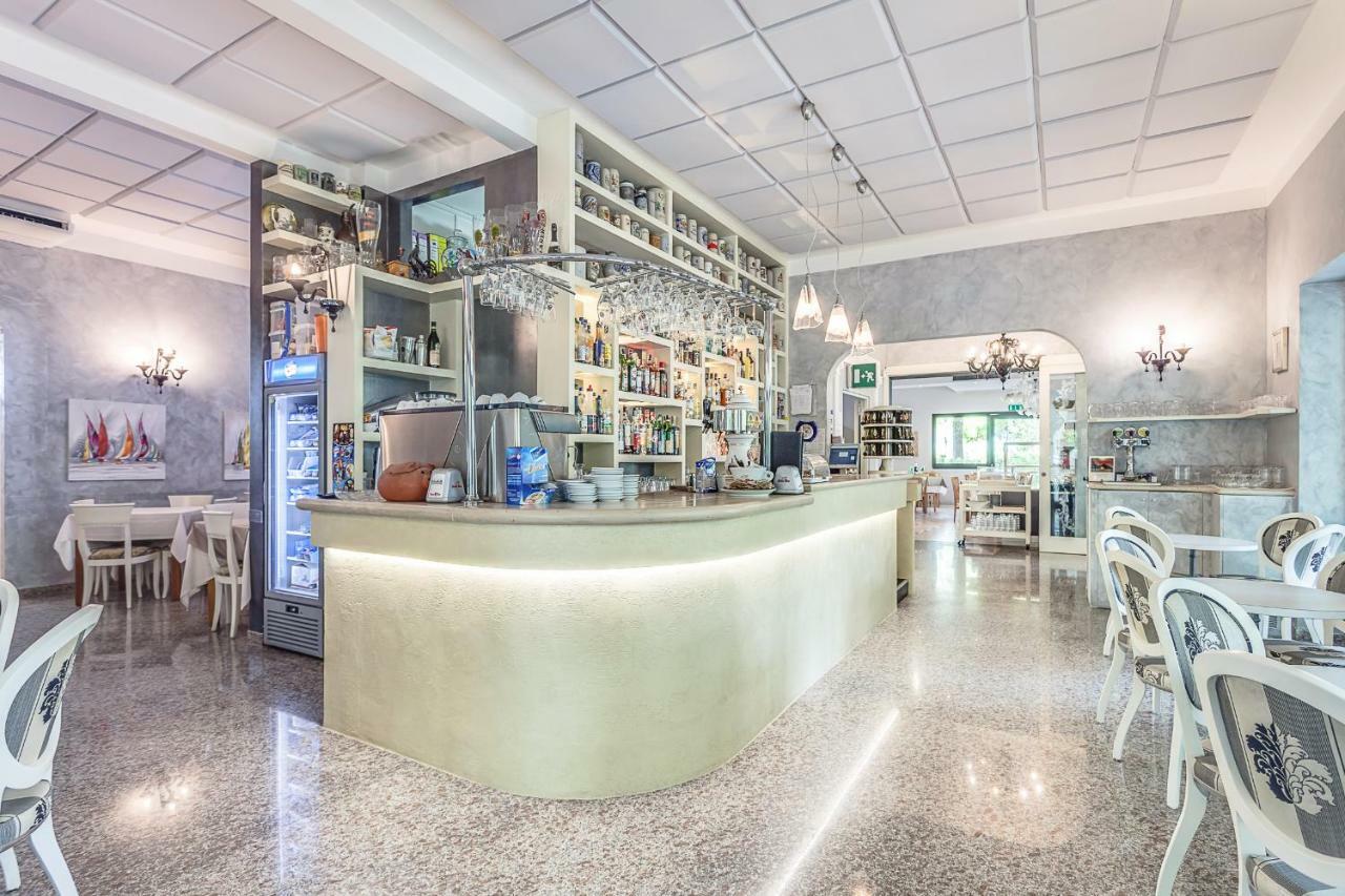 Hotel Giamaika Cesenatico Luaran gambar