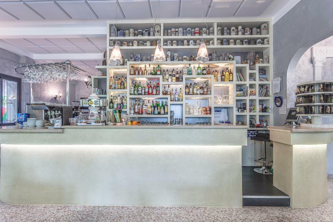 Hotel Giamaika Cesenatico Luaran gambar