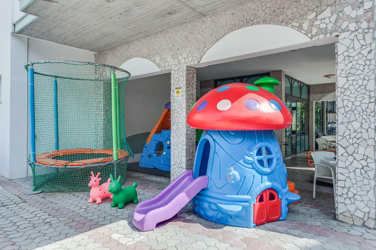 Hotel Giamaika Cesenatico Luaran gambar