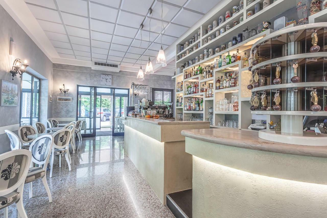 Hotel Giamaika Cesenatico Luaran gambar